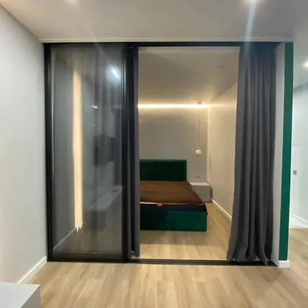 Stylish In Arcadia Apartment