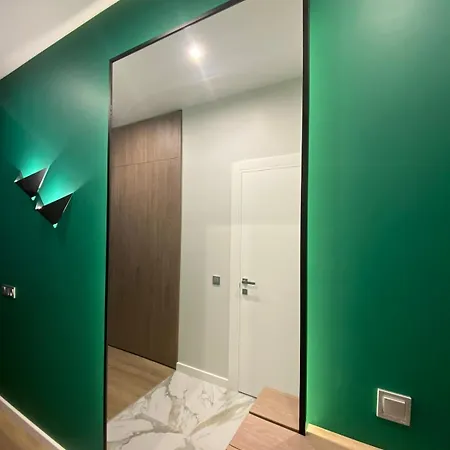 Stylish In Arcadia Apartment *